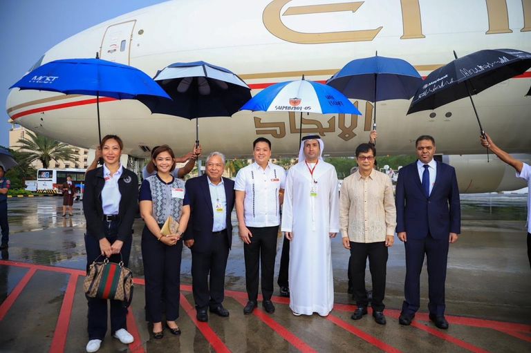 طائرة المساعدات الإماراتية