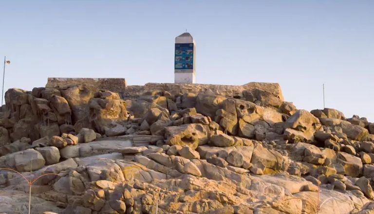 قصة جبل عرفة وفضل الوقوف به وماذا يوجد فوق جبل عرفة؟