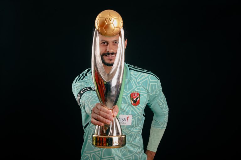 جلسة تصوير الأهلي مع كأس دوري أبطال أفريقيا