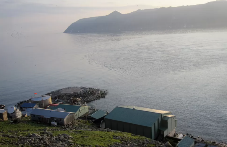 خريطو توضح التقارب بين جزيرتي 