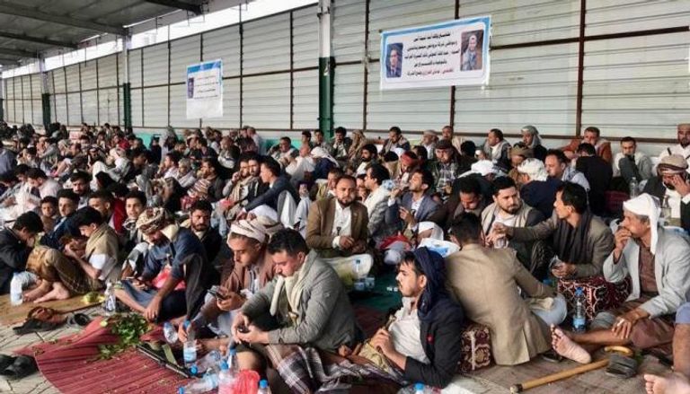 محتجون بصنعاء للمطالبة بإطلاق معتقل بسجون الحوثي