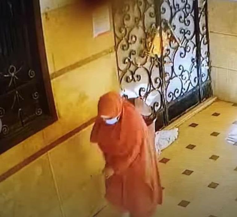 لحظة التخلص من الرضيعة