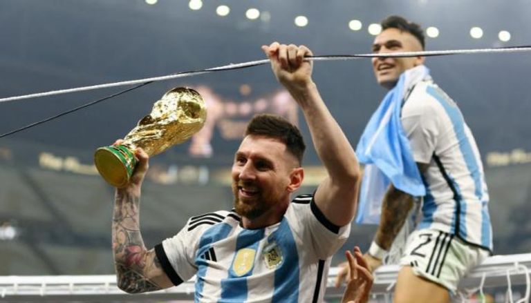 ليونيل ميسي قائد الأرجنتين وبطل كأس العالم