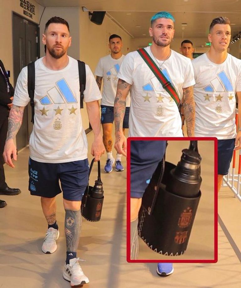 ميسي رفقة الأرجنتين قبل مباراة أستراليا ليونيل ميسي بقميص برشلونة الإسباني