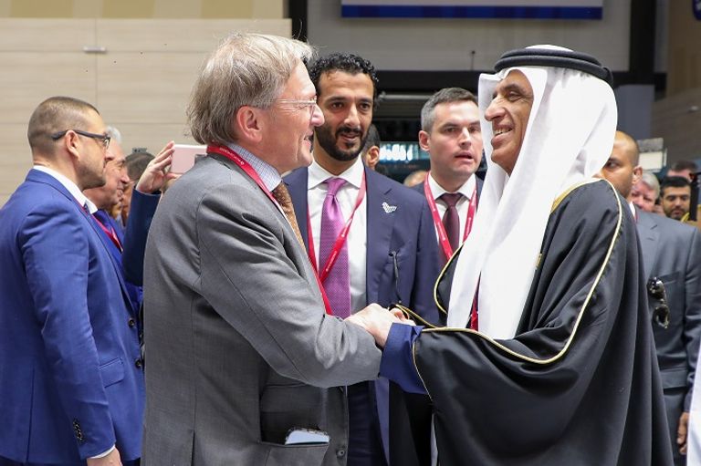 سعود بن صقر يفتتح جناح الإمارات في منتدى سانت بطرسبرغ الاقتصادي الدولي