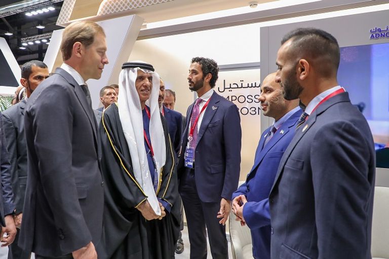 سعود بن صقر يفتتح جناح الإمارات في منتدى سانت بطرسبرغ الاقتصادي الدولي