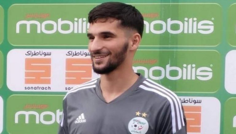 حسام عوار لاعب منتخب الجزائر الجديد