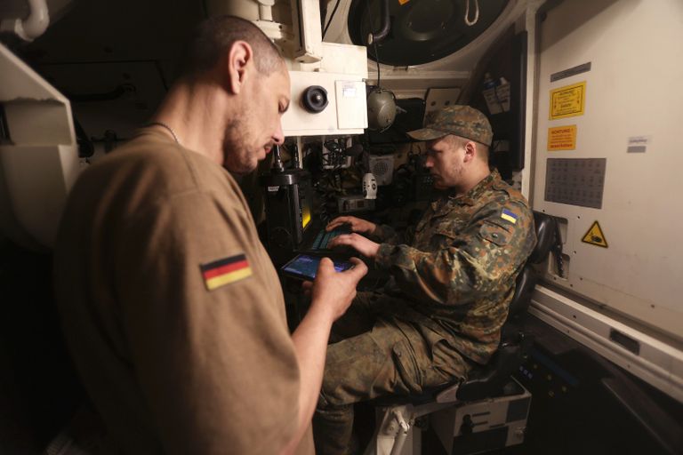 مدفع هاوتزر ذاتي الدفع عيار 155 ملم