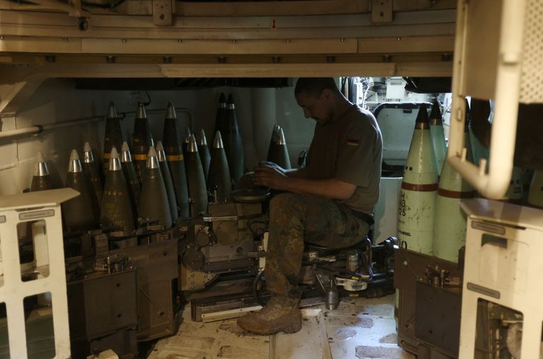 مدفع هاوتزر ذاتي الدفع عيار 155 ملم