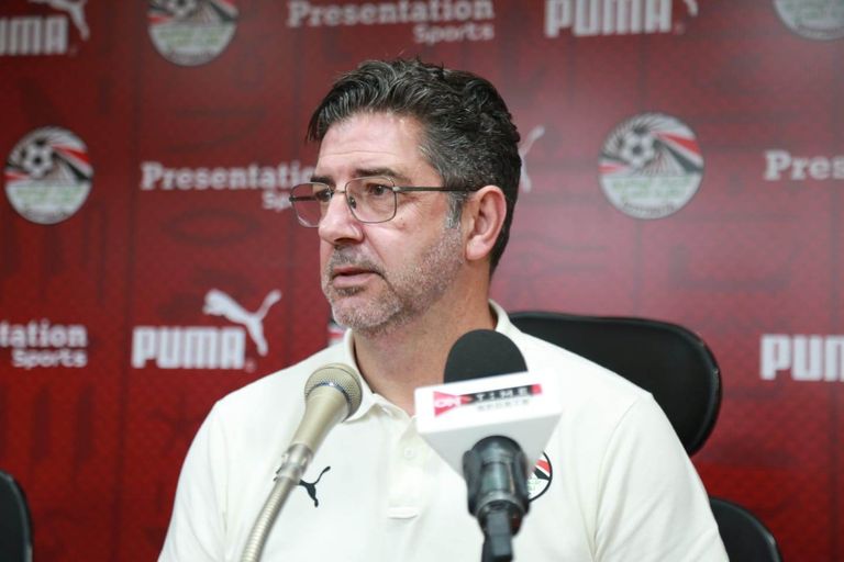 فيتوريا  محمد صلاح قائد منتخب مصر