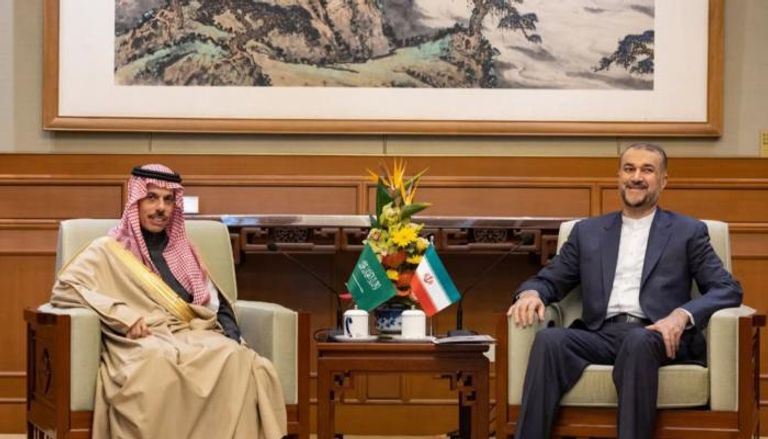 لقاء سابق بين وزيري خارجية السعودية وإيران