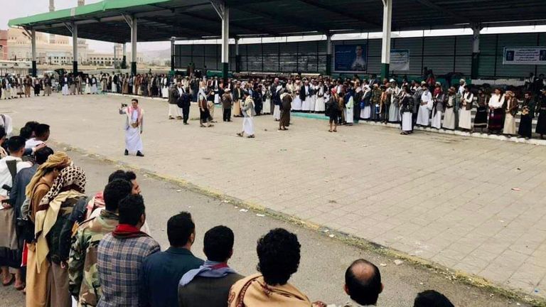 جانب من فض مليشيات الحوثي المظاهرة بصنعاء