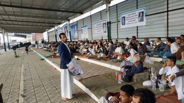 جانب من فض مليشيات الحوثي المظاهرة بصنعاء