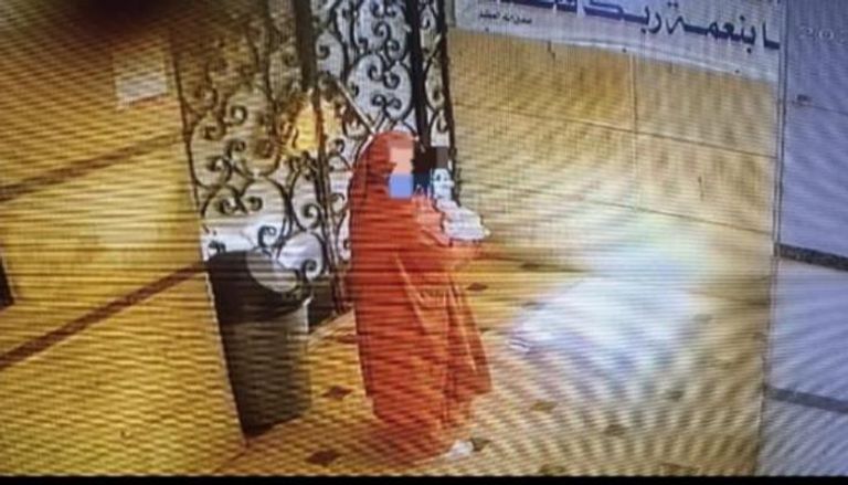 لحظة التخلص من الرضيعة