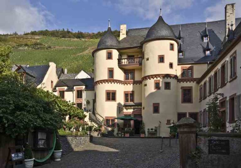 فندق وينجوت جيلين كورنيليوس أحد أفضل الفنادق في وادي موسيل السياحة في وادي موسيل.. أماكن طبيعية خلابة تجذب السياح