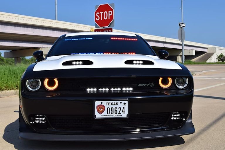 SRT Hellcat ألفا روميو Giulia Quadrifoglio