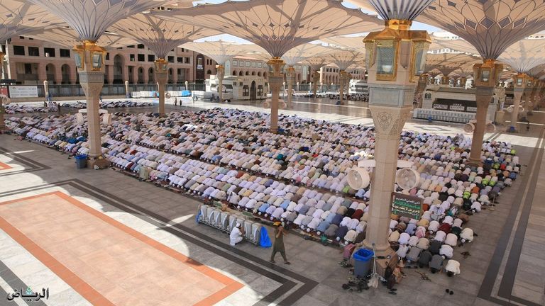 ضيوف الرحمن في المسجد النبوي - أرشيفية