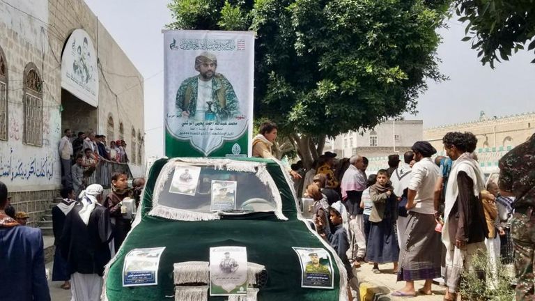 جانب من تشييع مليشيات الحوثي لعناصرها القتلى