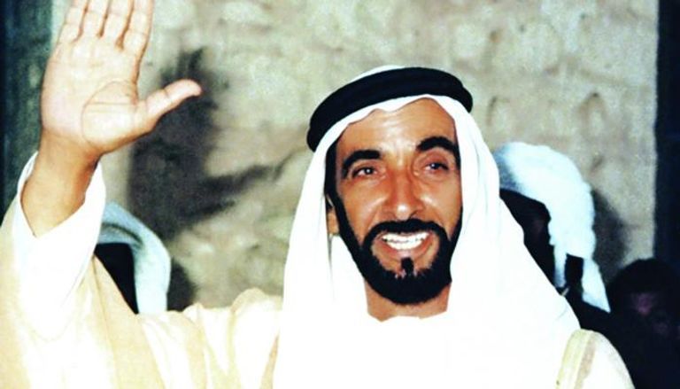 الشيخ محمد بن زايد آل نهيان ووالده المغفور له