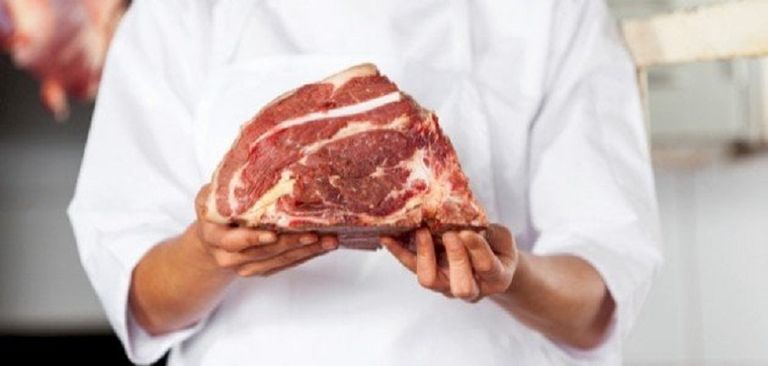 هل يجوز الاحتفاظ بلحوم أضحية العيد؟