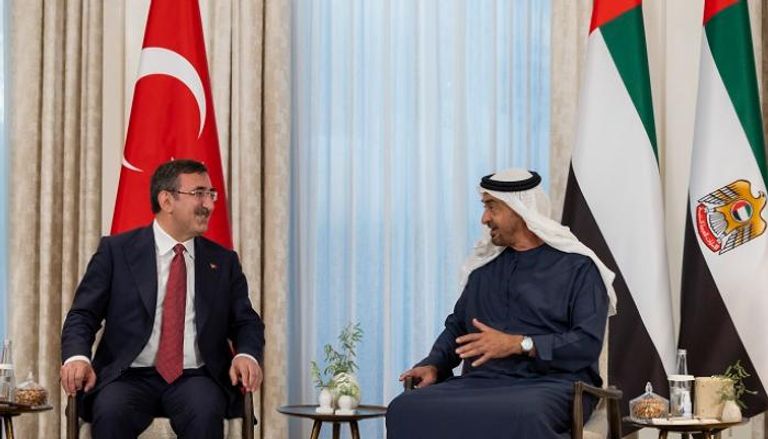 محمد بن زايد يستقبل نائب الرئيس التركي
