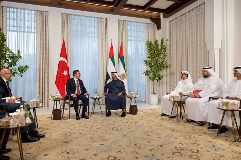 محمد بن زايد يستقبل نائب الرئيس التركي