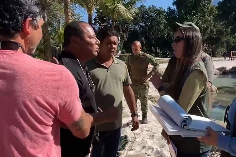 اعتقال والد نيمار نيمار ووالده