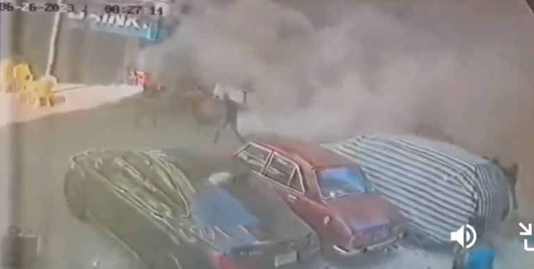 العقار المنهار