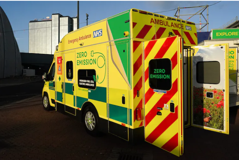 سيارة إسعاف تعمل بالهيدروجين د. رالف كوني الأستاذ في المواد المتقدمة بجامعة أوكلاند بأستراليا