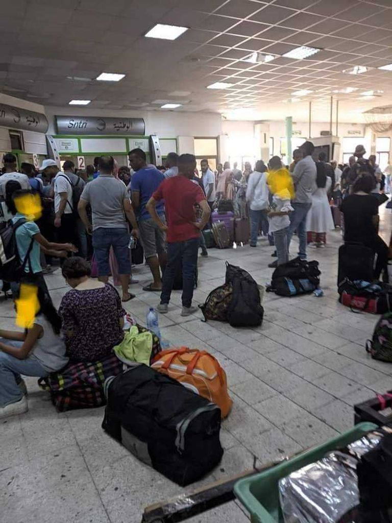 صورة من الاكتظاظ داخل محطة 