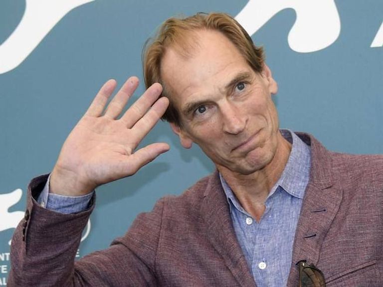 الممثل البريطاني جوليان ساندز - أرشيفية