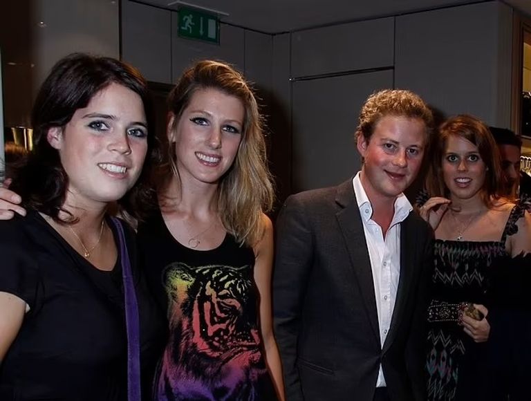 غاي مع الأمير بياتريس  ويليام وهاري أثناء خروجهما من أحد الأندية الليلية