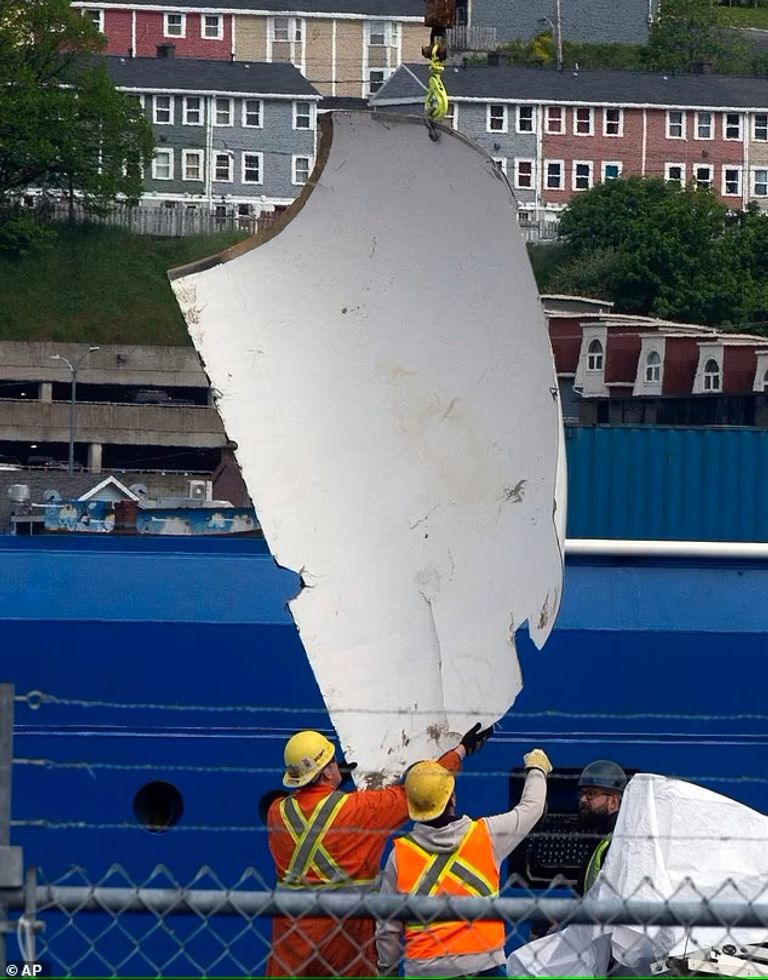 حطام الغواصة تيتان الغواصة تيتان