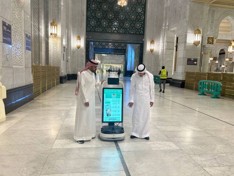 تقنيات متطورة لإدارة الحشود للحفاظ على أمن وسلامة الحجاج