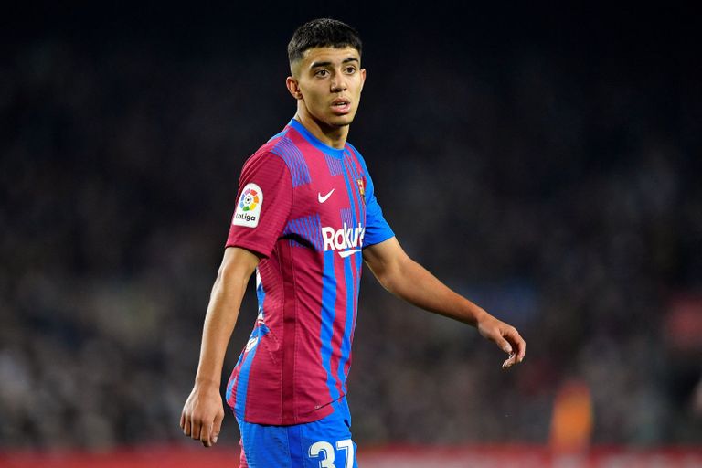 إلياس أخوماش لاعب برشلونة الراحل