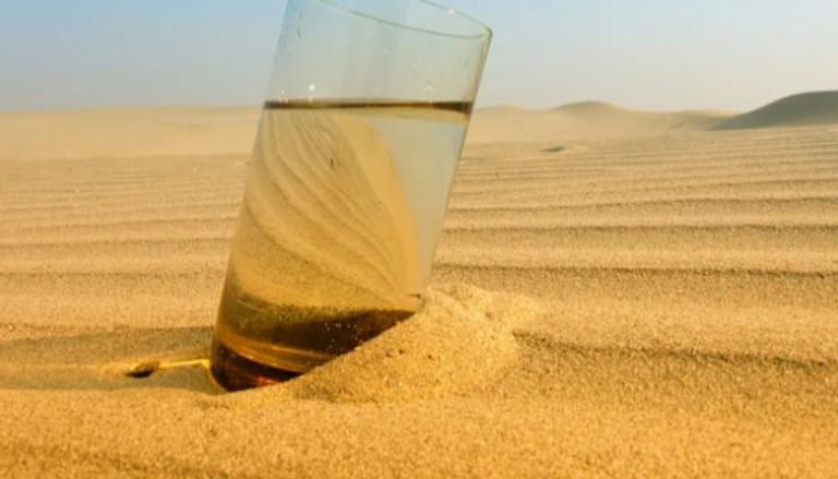 مادة جديدة تحصد الماء من هواء الصحراء 