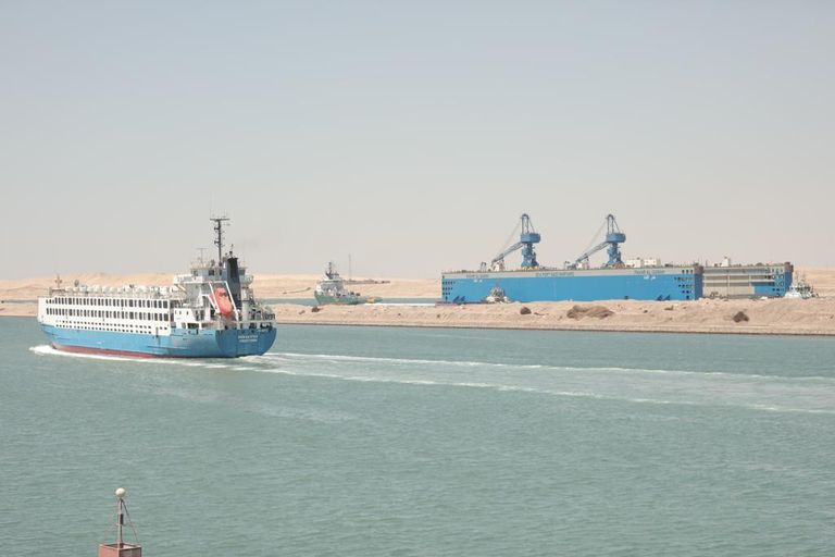 الحوض العائم فخر القناة  الحوض العائم فخر القناة