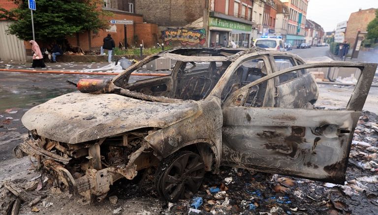 جانب من أعمال الشغب في فرنسا - رويترز