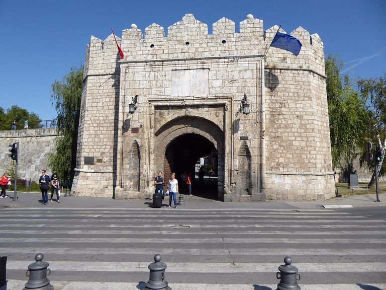 قلعة نيش أحد أفضل أماكن السياحة في نيش السياحة في نيش.. أجمل الأماكن وتكاليف السياحة بها