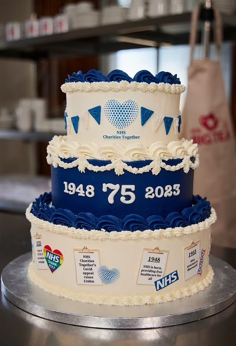 ويليام وكيت أثناء تحضير الكيكة