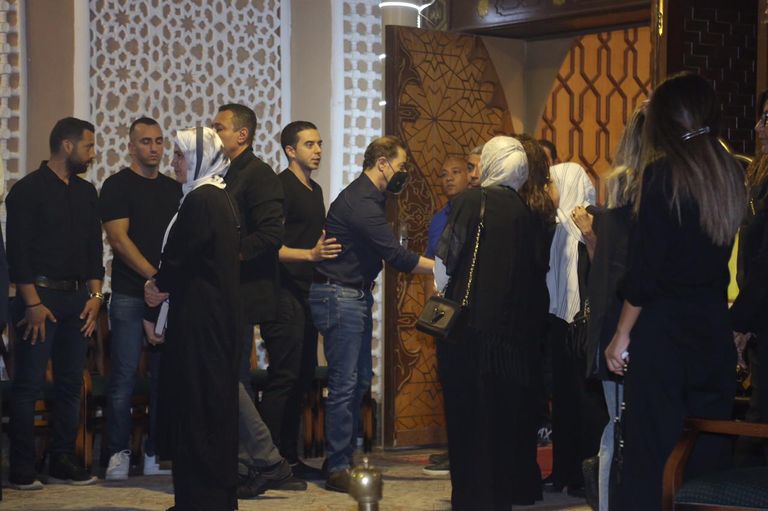 محمد منير من عزاء علاء عبدالخالق