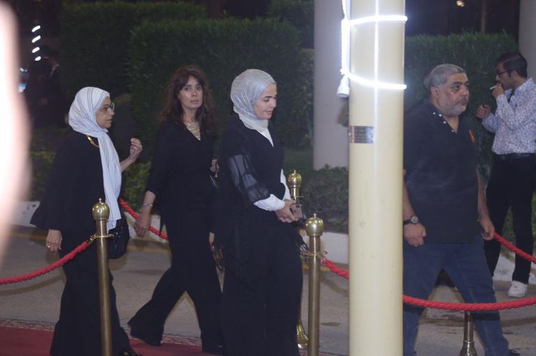 محمد منير من عزاء علاء عبدالخالق