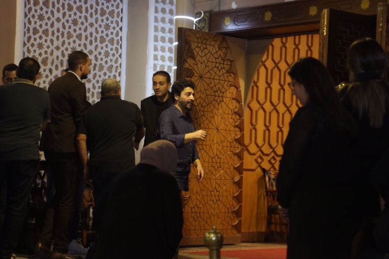 محمد منير من عزاء علاء عبدالخالق