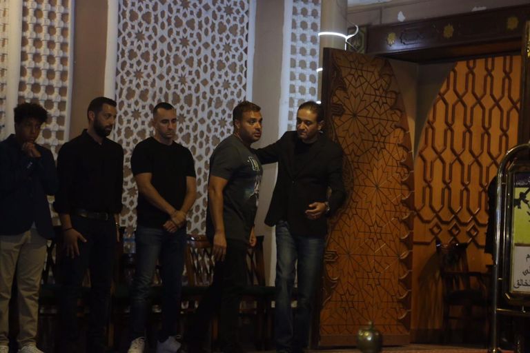 محمد منير من عزاء علاء عبدالخالق