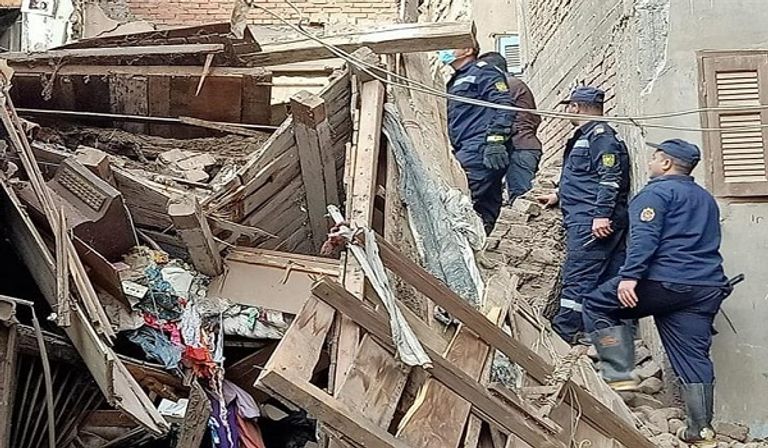 عقار سوهاج المنهار