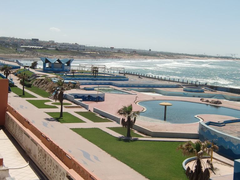 شارع الكورنيش أحد أفضل أماكن السياحة في الدار البيضاء  السياحة في الدار البيضاء.. أجمل الإطلالات في كازابلانكا المغربية