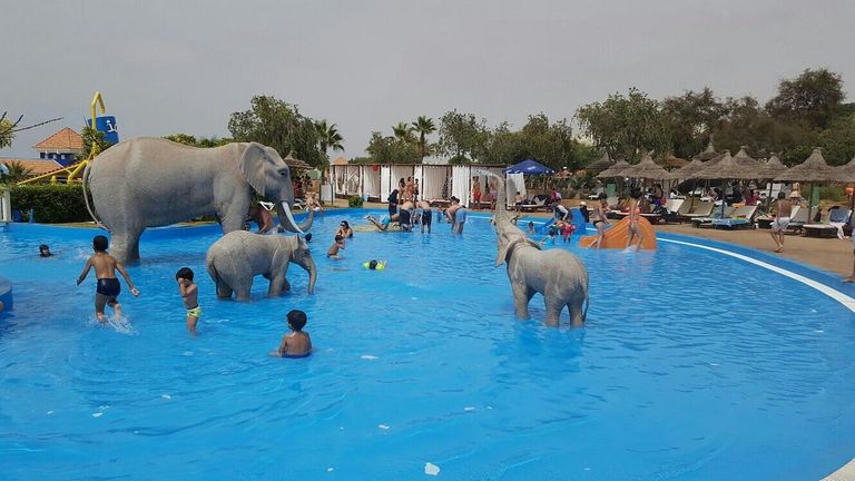 حديقة "Tamaris Aquaparc" أحد أفضل السياحة في الدار البيضاء السياحة في الدار البيضاء.. أجمل الإطلالات في كازابلانكا المغربية