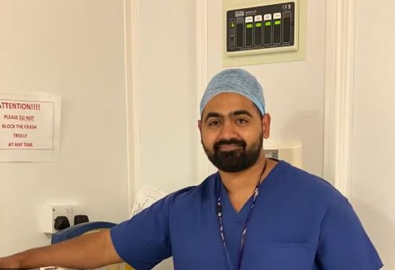 الطبيب يرى أن نوم الزوجين في سرير واحد عادة خاطئة