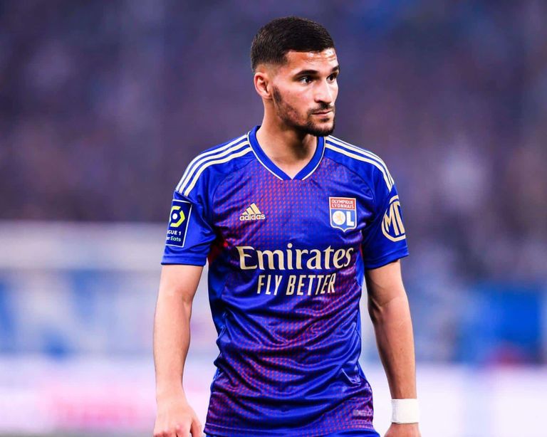 حسام عوار حسام عوار الوافد الجديد على منتخب الجزائر