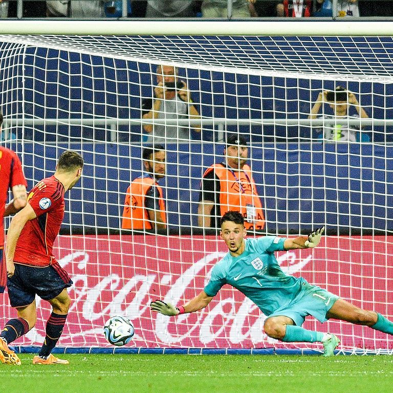 جيمس ترافورد جيمس ترافورد